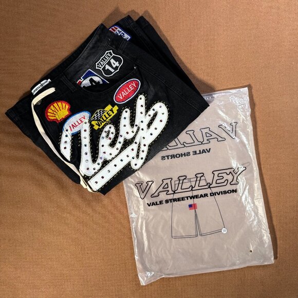 Vale ‘Valley Forever’ "1980s Jorts" | Black | Size 36in - Picture 4 of 4